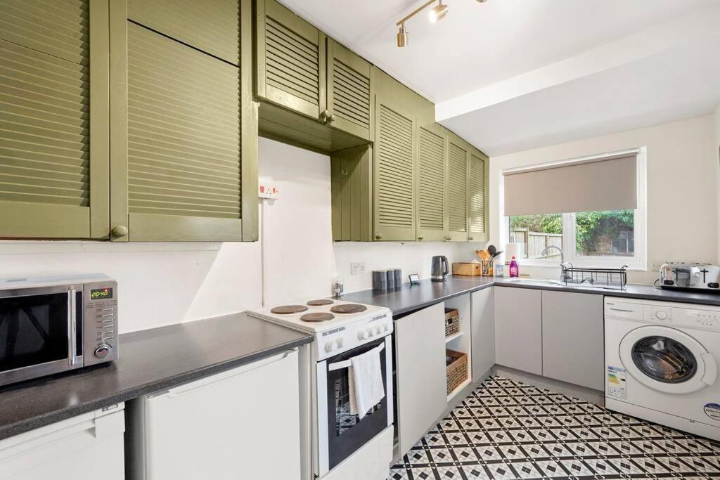 Aesthetic Cambridge Cottage Sleeps 5! ภายนอก รูปภาพ